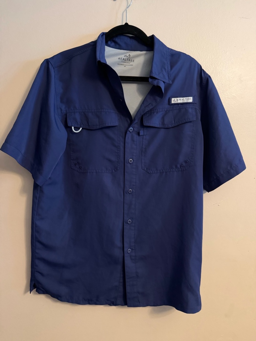 Realtree Short Sleeve Button-Down Shirt in Deep Blue